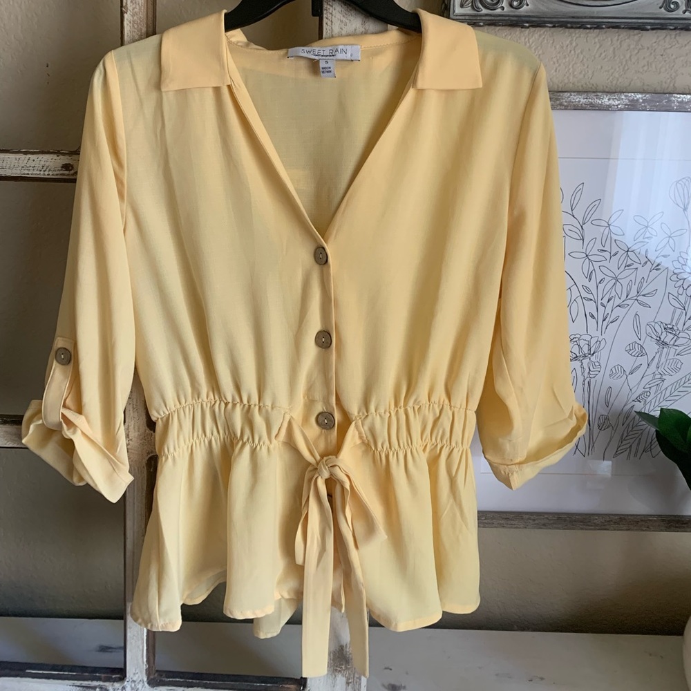 Sweet Rain Button Down Fitting Yellow Blouse SizeS